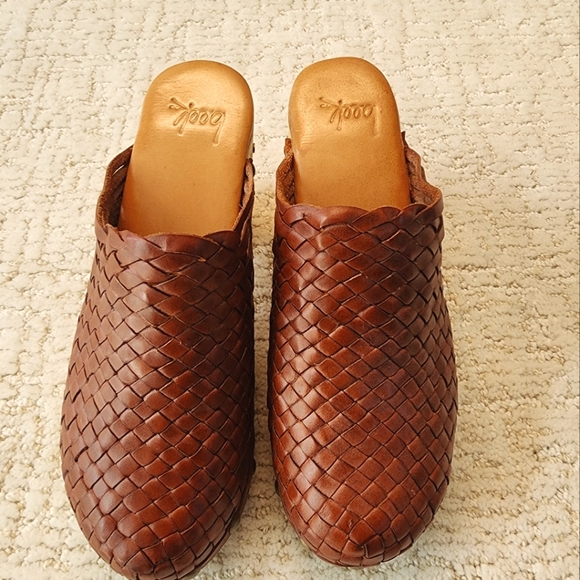 NWT Beek Woodhen woven clogs in chestnut brown - Picture 5 of 5